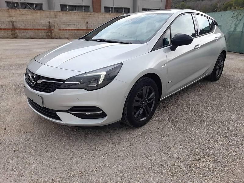 Gris Usado 2021 Opel Astra Design & Tech Berlina | 13.900 € (Precio justo) - Imagen 1/4
