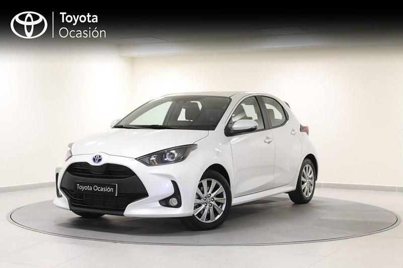Blanco perlado Usado 2022 Toyota Yaris Hybrid Active | 22.500 € (Precio justo) - Imagen 1/4