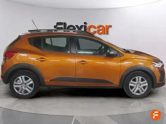 Usado Dacia Sandero Essentiel 91 CV (66 kW) 2023 Naranja Berlina
