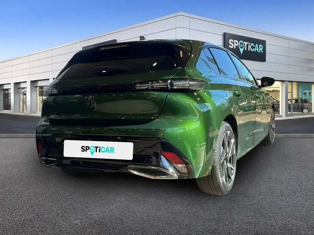 Usado Peugeot 308 Allure 130 CV (95 kW) 2022 Verde Berlina