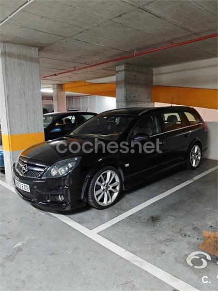 Negro Usado 2006 Opel Vectra OPC Familiar | 7999 € - Imagen 1/4