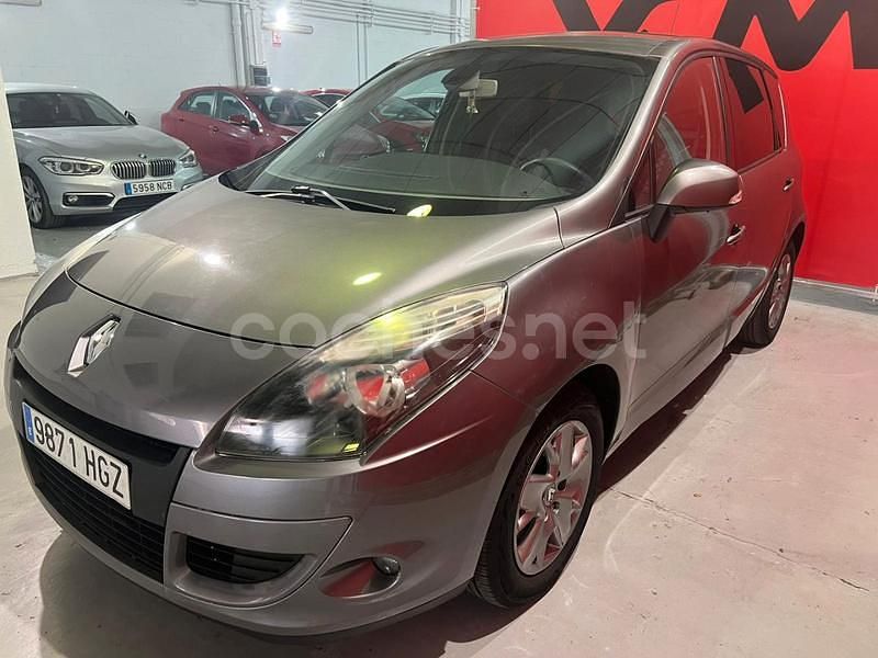 Gris / plata Usado 2011 Renault Scénic III Monovolumen | 3990 € (Buen precio) - Imagen 1/4