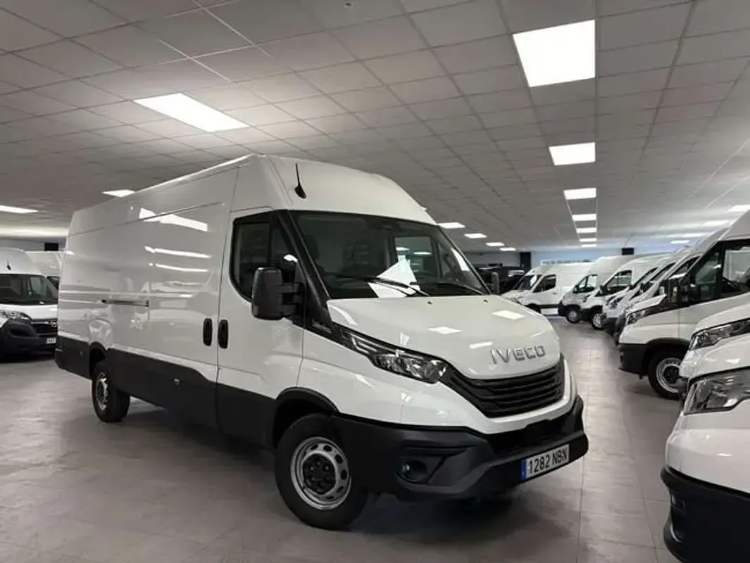 Usado Iveco Daily 160 CV (117 kW) 2025 Blanco Van