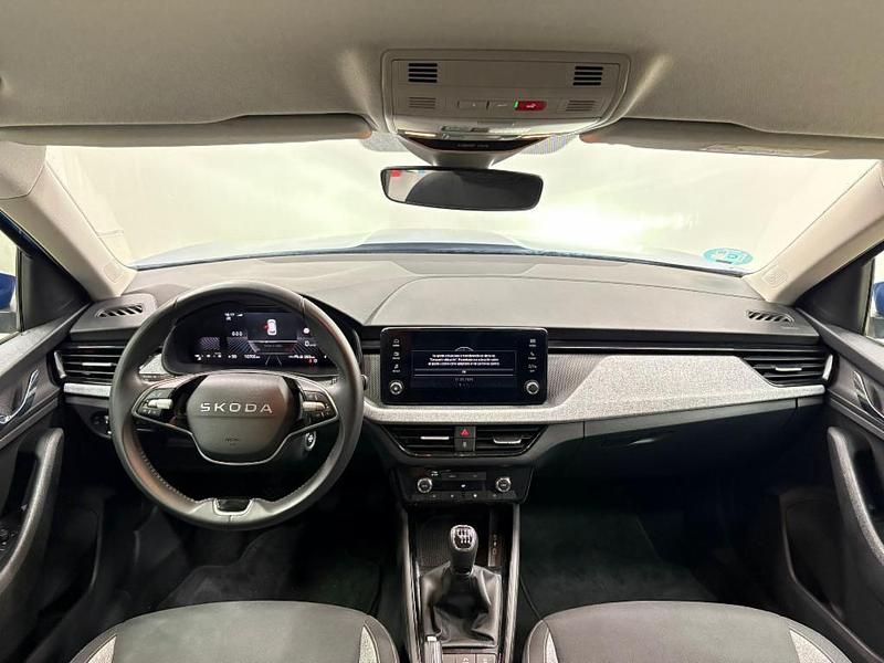 Usado Skoda Kamiq Selection 115 CV (84 kW) 2025 Azul SUV