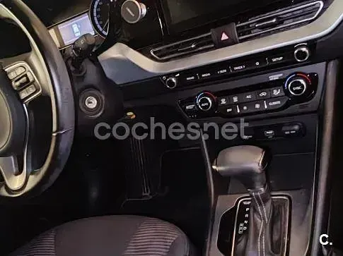 Usado Kia Niro 141 CV (103 kW) 2022 Blanco SUV