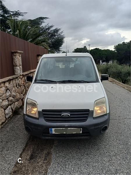 Usado Ford Tourneo Trend 95 CV (69 kW) 2014 Blanco Monovolumen