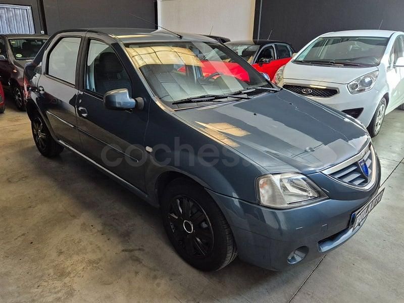 Usado Dacia Logan Prestige 104 CV (76 kW) 2007 Gris / plata Berlina