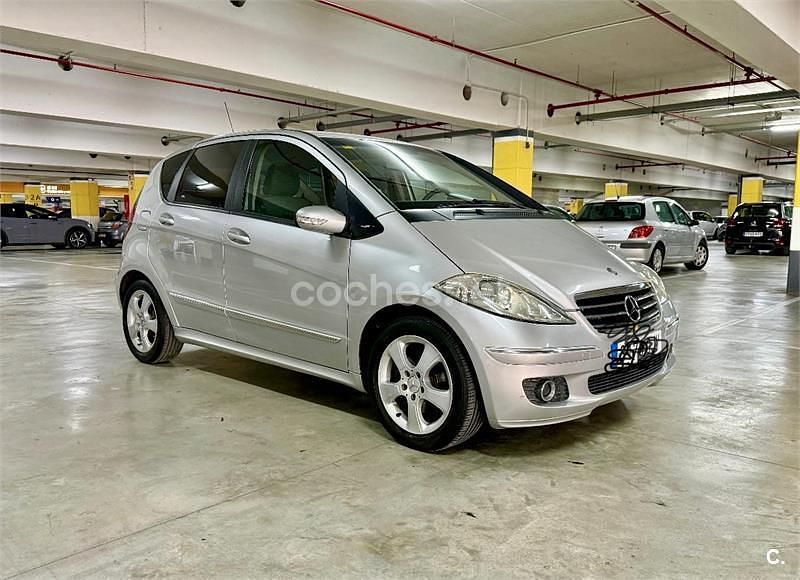 Usado Mercedes A160 Elegance 95 CV (69 kW) 2011 Gris / plata Monovolumen