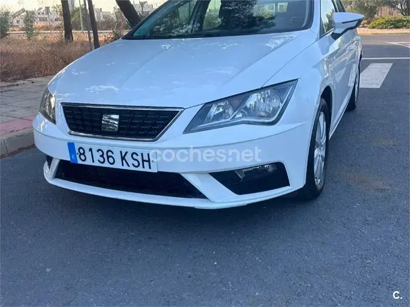 Usado Seat Leon Reference 115 CV (84 kW) 2018 Blanco Berlina