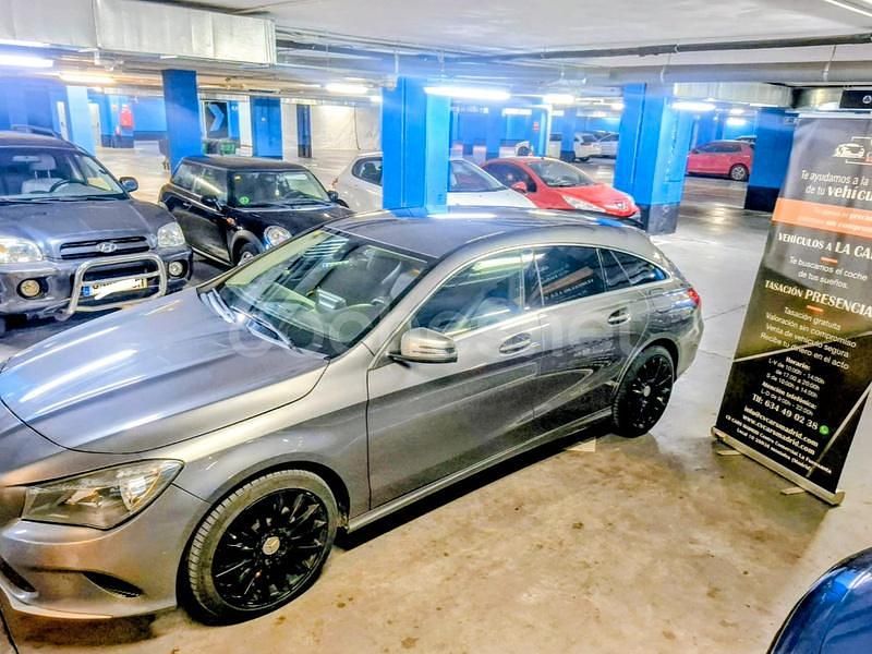 Usado Mercedes CLA180 Shooting Brake 136 CV (100 kW) 2019 Gris / plata Familiar