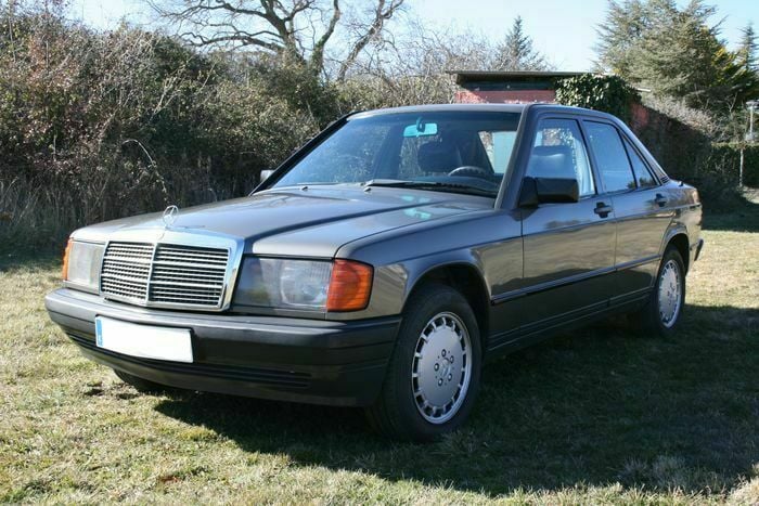 Usado Mercedes 190 166 CV (122 kW) 1987 Gris Berlina