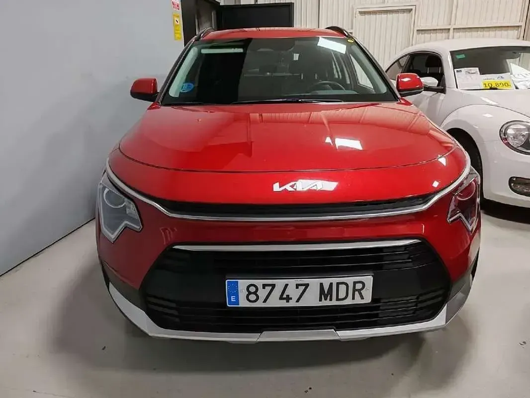 Usado Kia Niro 141 CV (103 kW) 2023 Rojo SUV