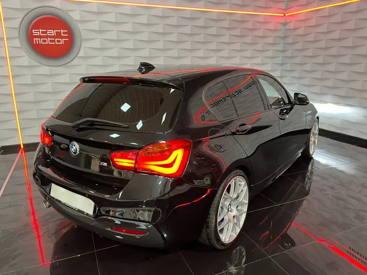 Usado BMW 118 150 CV (110 kW) 2017 Negro Utilitario