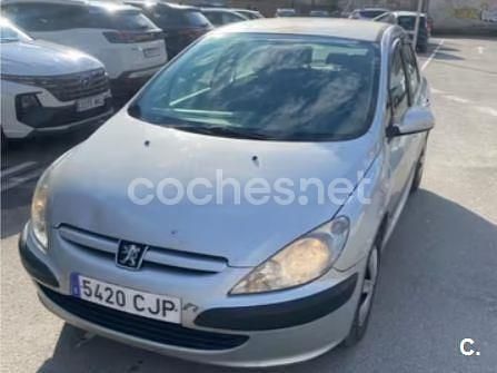 Usado Peugeot 307 90 CV (66 kW) 2003 Gris / plata Berlina