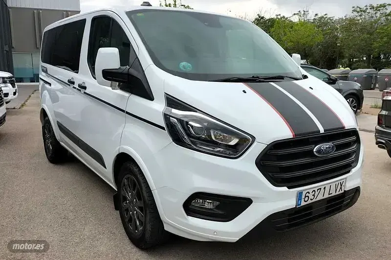 Usado Ford Tourneo Custom Trend 130 CV (95 kW) 2022 Blanco Van