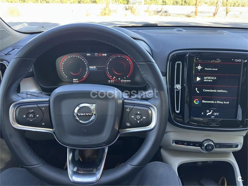 Negro Usado 2020 Volvo XC40 Momentum SUV | 17.350 € - Imagen 1/1