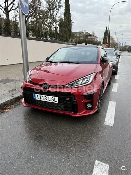 Usado Toyota Yaris 261 CV (191 kW) 2021 Rojo Utilitario