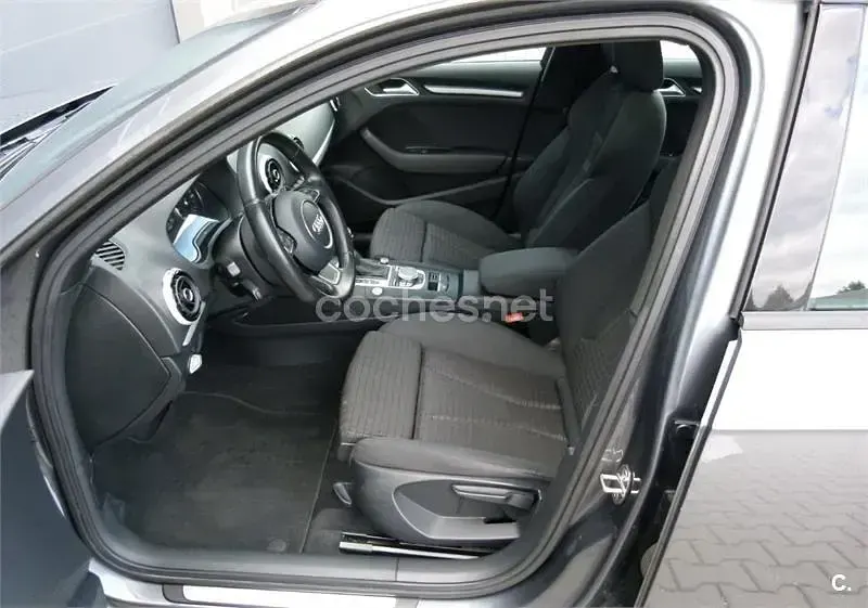 Usado Audi A3 150 CV (110 kW) 2015 Gris / plata Berlina