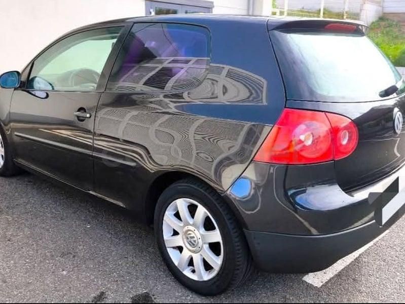 Usado VW Golf V Highline 150 CV (110 kW) 2007 Negro Berlina
