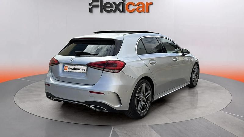 Usado Mercedes A180 116 CV (85 kW) 2018 Gris Berlina
