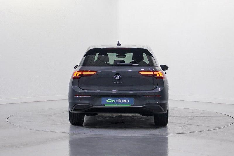 Usado VW Golf VIII 116 CV (85 kW) 2025 Gris Berlina