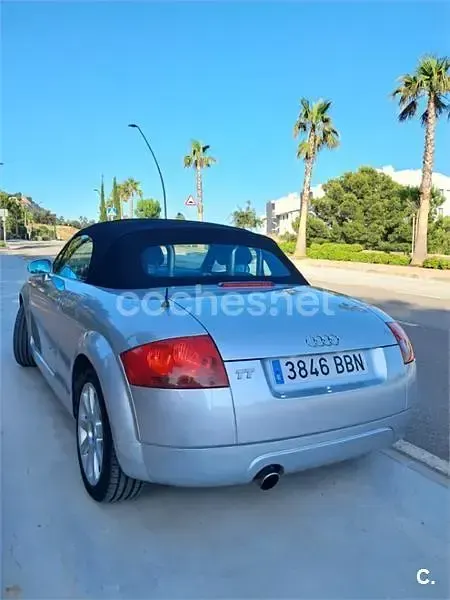 Usado Audi TT Roadster Premium 180 CV (132 kW) 1999 Gris / plata Descapotable
