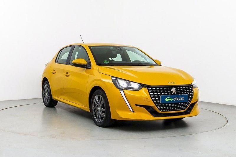 Usado Peugeot 208 Active 100 CV (73 kW) 2021 Amarillo Utilitario