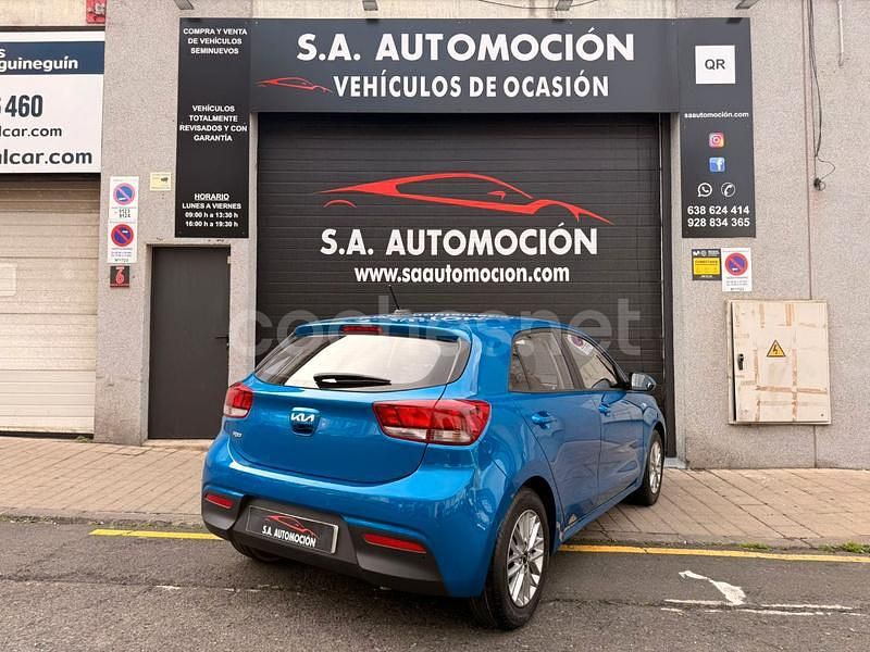 Usado Kia Rio 84 CV (61 kW) 2023 Azul Berlina