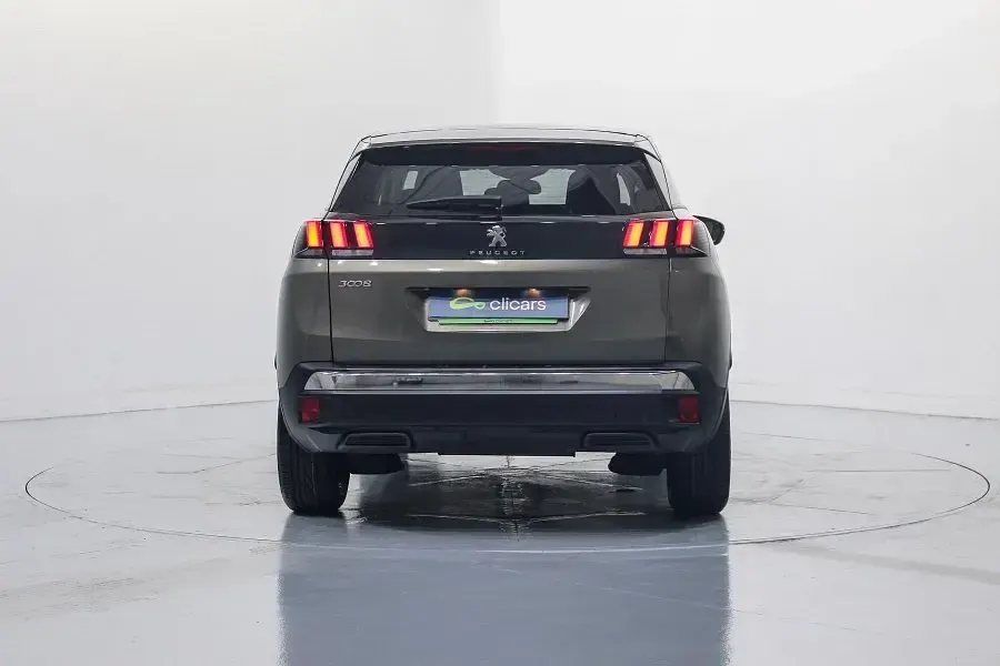 Usado Peugeot 3008 Allure 130 CV (95 kW) 2019 Marrón SUV