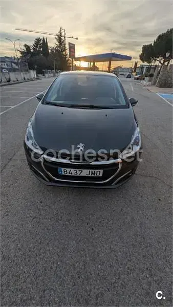 Usado Peugeot 208 GT-line 100 CV (73 kW) 2016 Gris / plata Utilitario