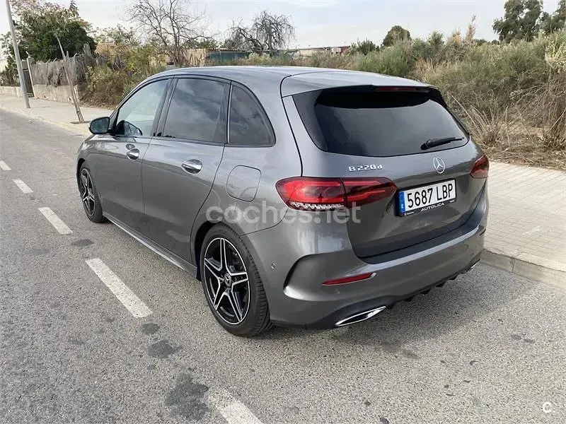 Usado Mercedes B220 170 CV (125 kW) 2020 Gris / plata Utilitario