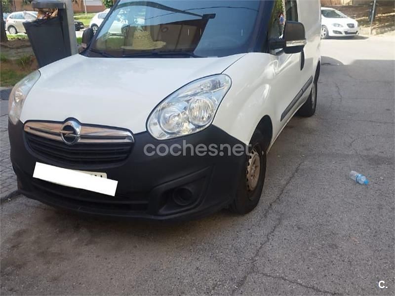 Blanco Usado 2015 Opel Combo Expression Monovolumen | 6500 € (Buen precio) - Imagen 1/4