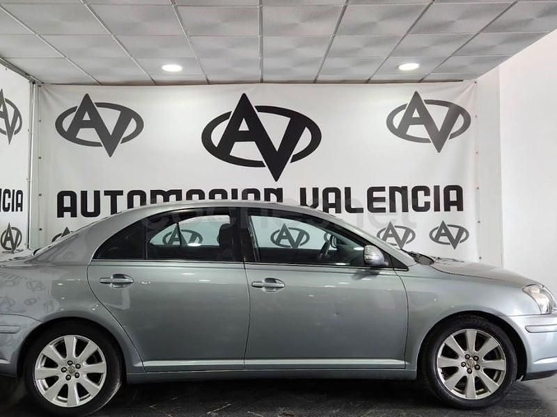 Usado Toyota Avensis Sol 126 CV (92 kW) 2008 Gris / plata Berlina