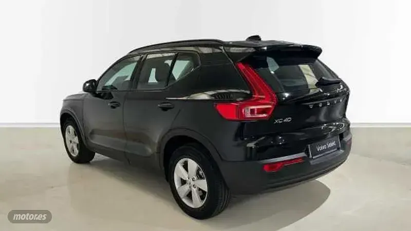 Usado Volvo XC40 Momentum 2021 Negro SUV