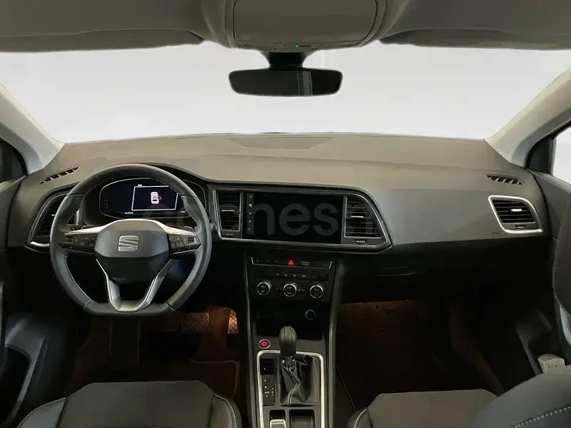 Usado Seat Ateca Style 150 CV (110 kW) 2025 Gris / plata SUV