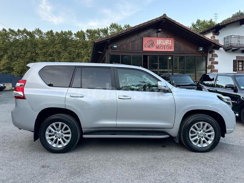 Gris / plata Usado 2017 Toyota Land Cruiser Limited SUV | 48.999 € (Precio justo) - Imagen 1/4