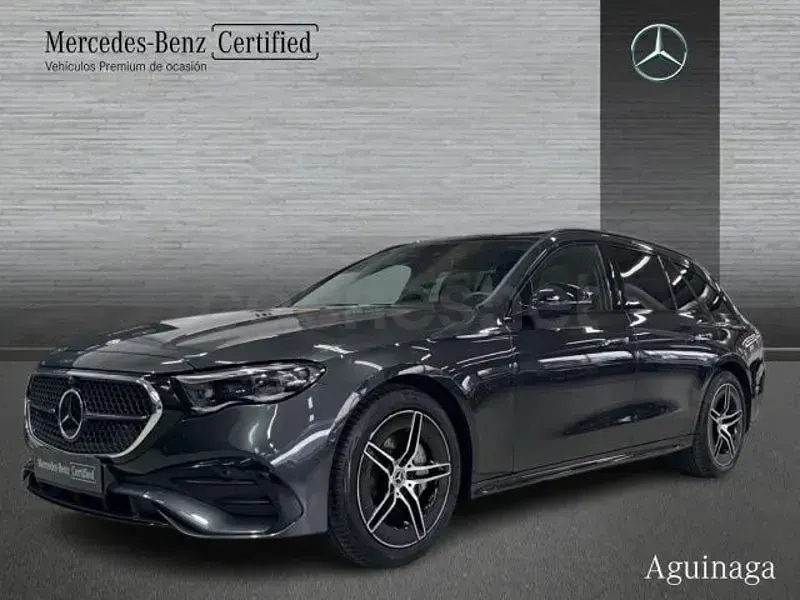 Usado Mercedes E300 313 CV (230 kW) 2025 Gris / plata Familiar