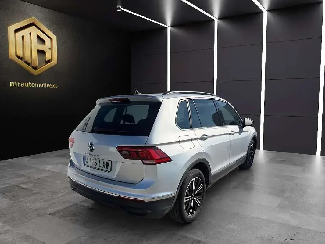 Usado VW Tiguan Life 150 CV (110 kW) 2022 Plateado SUV