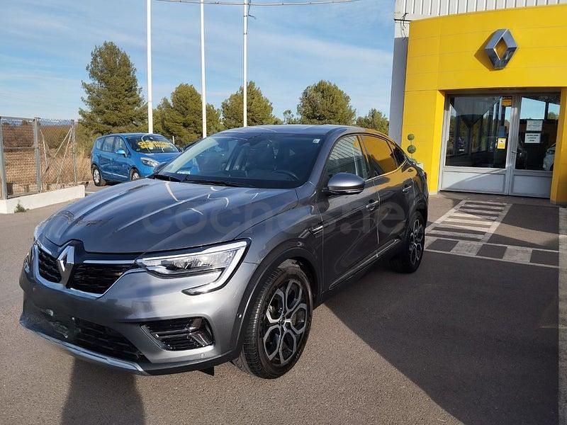 Usado Renault Arkana Zen 140 CV (102 kW) 2022 Gris / plata SUV