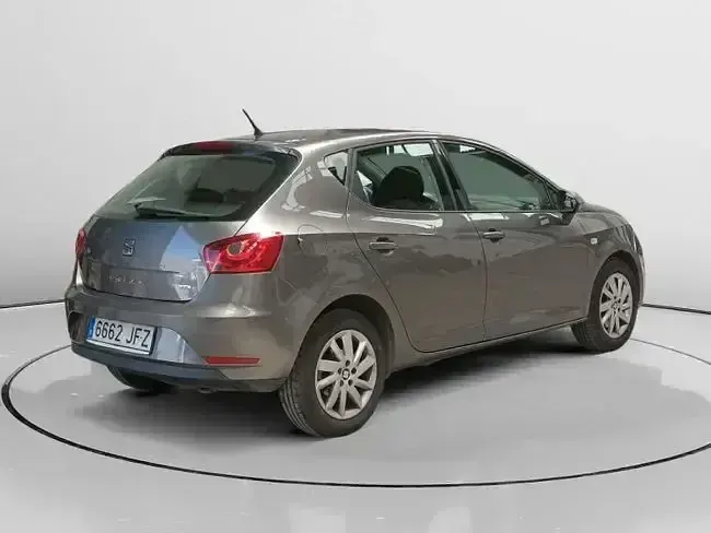 Usado Seat Ibiza Style 105 CV (77 kW) 2015 Gris Berlina