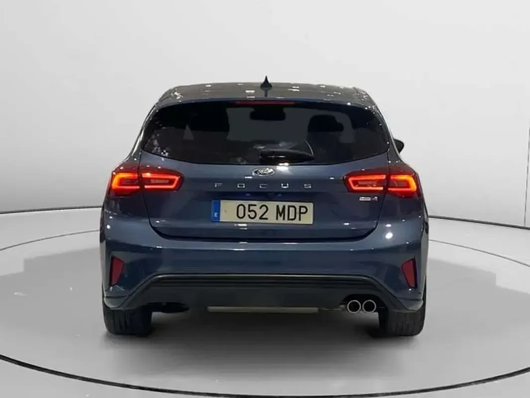 Begagnad Ford Focus ST-Line X 126 HK (92 kW) 2023 Blå Halvkombi