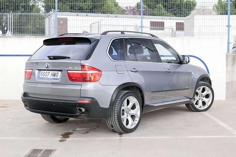 Usado BMW X5 Comfort Edition 290 CV (213 kW) 2009 Gris SUV