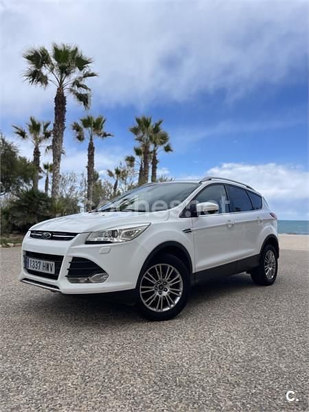 Usado Ford Kuga Trend 150 CV (110 kW) 2014 Blanco SUV
