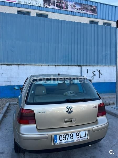 Beige Usado 2001 VW Golf IV Highline Familiar | 3000 € (Precio justo) - Imagen 1/4