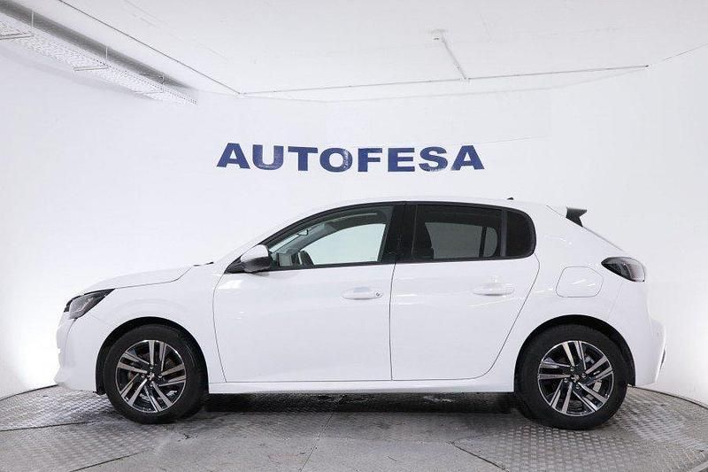 Usado Peugeot 208 Allure 100 CV (73 kW) 2021 Blanco Utilitario