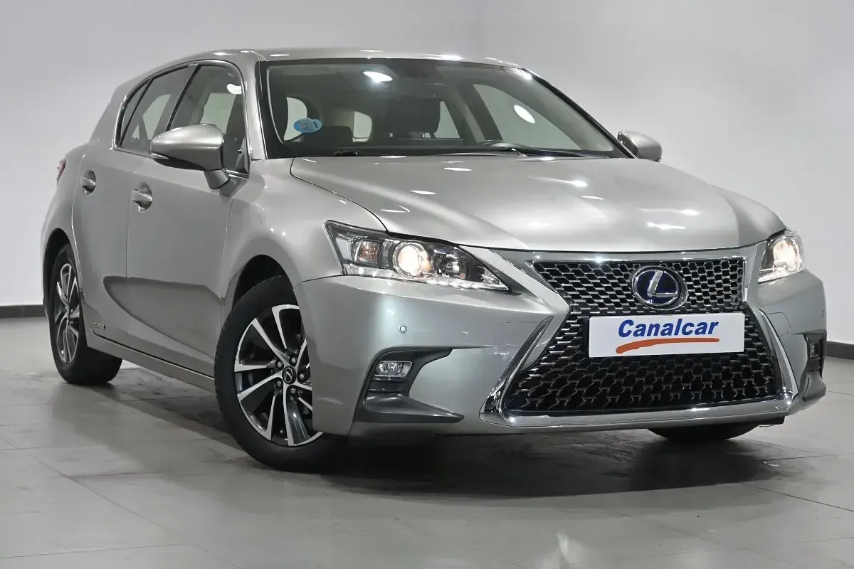 Usado Lexus CT200h Executive Line 136 CV (100 kW) 2020 Gris