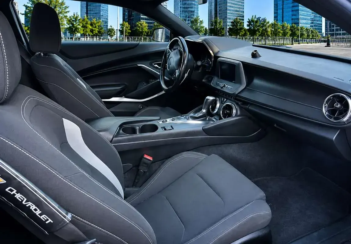Usado Chevrolet Camaro 2018 Plateado Coupe