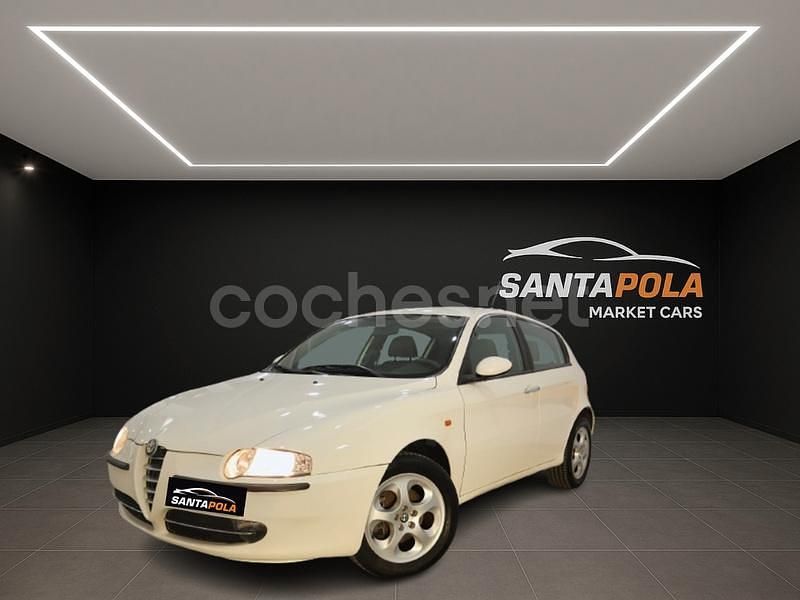 Blanco Usado 2004 Alfa Romeo 147 Impression Utilitario | 4999 € (Un poco caro) - Imagen 1/4