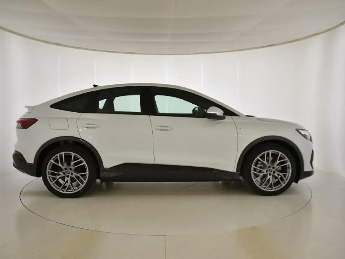 Usado Audi Q4 Sportback e-tron 210 kW (286 CV) 2025 Blanco SUV