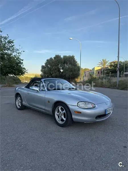 Usado Mazda MX5 131 CV (96 kW) 1999 Gris / plata Descapotable